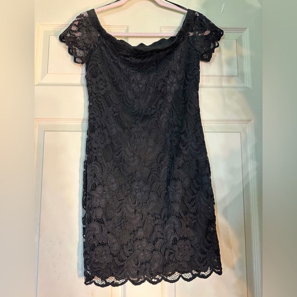 Flores lace designed dress